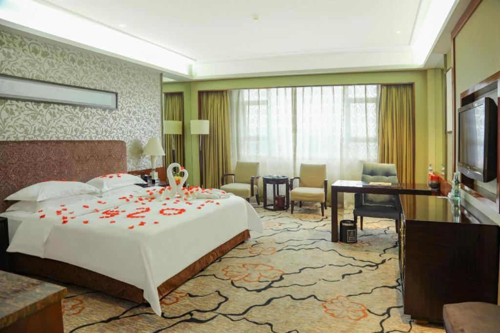 Eurasia International Hotel Дунгуань Екстер'єр фото