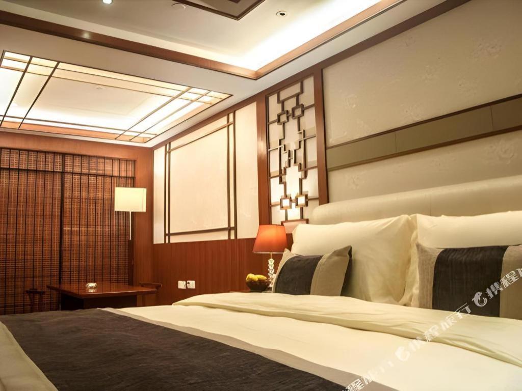 Eurasia International Hotel Дунгуань Екстер'єр фото