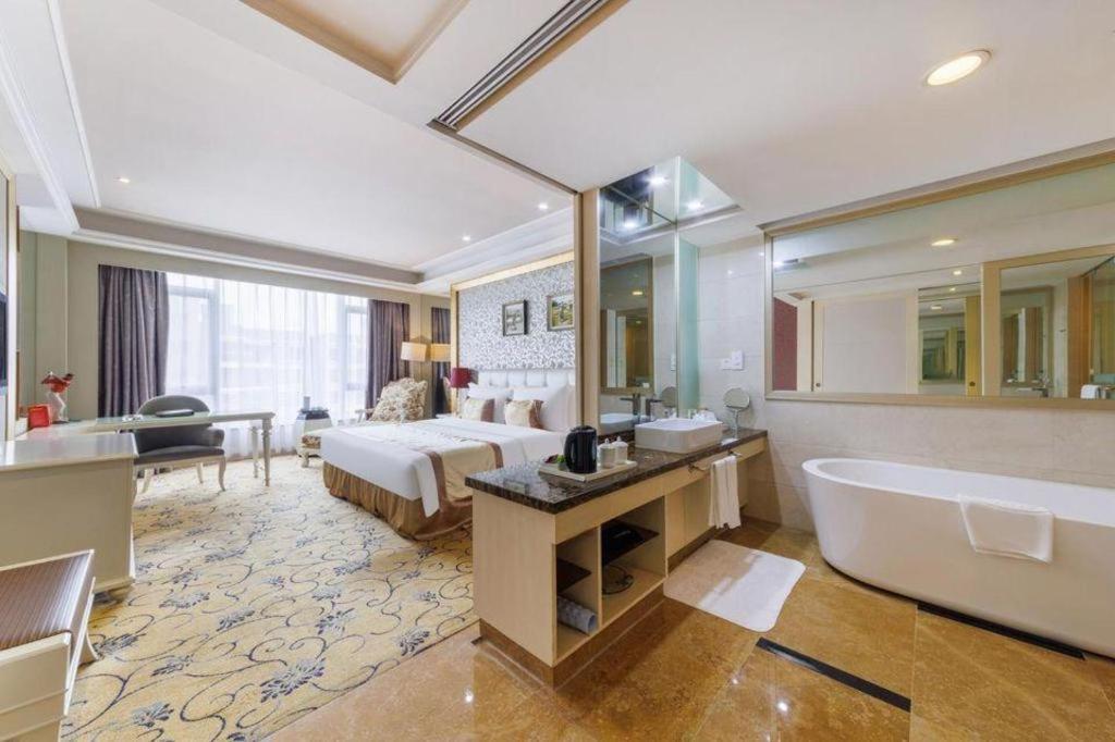 Eurasia International Hotel Дунгуань Екстер'єр фото