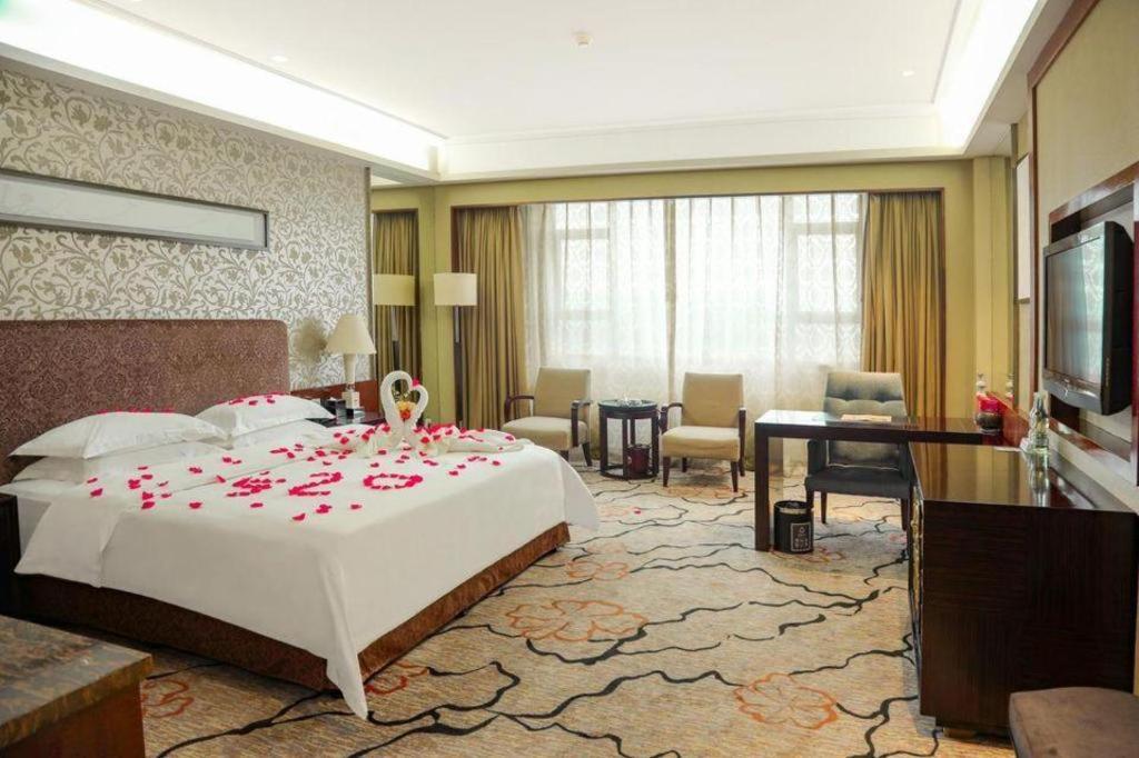 Eurasia International Hotel Дунгуань Екстер'єр фото